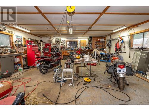 310 Kappel Street, Sicamous, BC - Indoor Photo Showing Garage