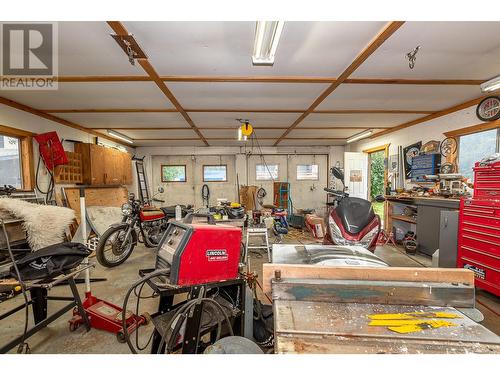 310 Kappel Street, Sicamous, BC - Indoor Photo Showing Garage