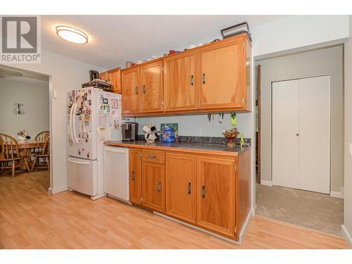 310 Kappel Street, Sicamous, BC - Indoor Photo Showing Kitchen