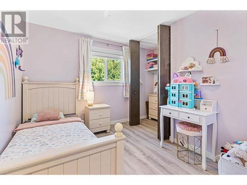 1470 Graham Street, Kelowna, BC - Indoor Photo Showing Bedroom