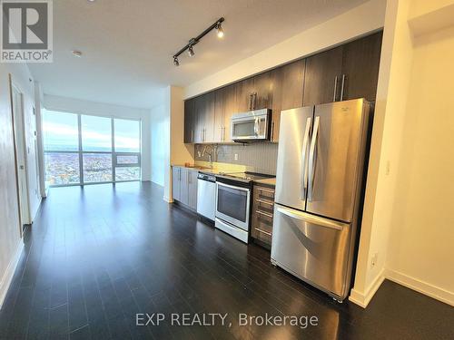 4311 - 4011 Brickstone Mews, Mississauga, ON - Indoor Photo Showing Kitchen