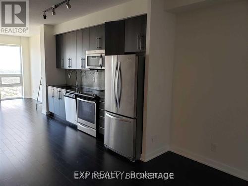 4311 - 4011 Brickstone Mews, Mississauga, ON - Indoor Photo Showing Kitchen