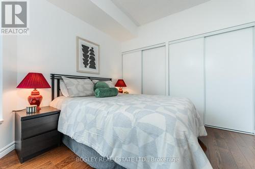 1019 - 230 Queens Quay W, Toronto (Waterfront Communities), ON - Indoor Photo Showing Bedroom