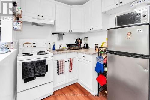 575 Huron Street, Toronto (Annex), ON - Indoor Photo Showing Kitchen