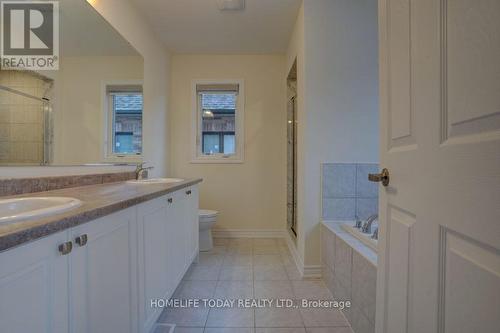 277 Fleetwood Drive, Oshawa, ON - Indoor Photo Showing Bathroom