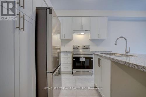 277 Fleetwood Drive, Oshawa, ON - Indoor Photo Showing Kitchen With Double Sink With Upgraded Kitchen