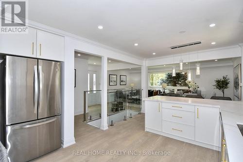 51 Gladman Avenue, Newmarket (Central Newmarket), ON - Indoor Photo Showing Kitchen