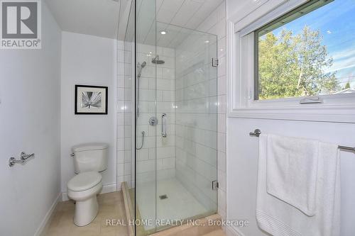 51 Gladman Avenue, Newmarket (Central Newmarket), ON - Indoor Photo Showing Bathroom