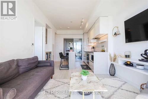 5208 - 5 Buttermill Avenue, Vaughan, ON - Indoor Photo Showing Living Room