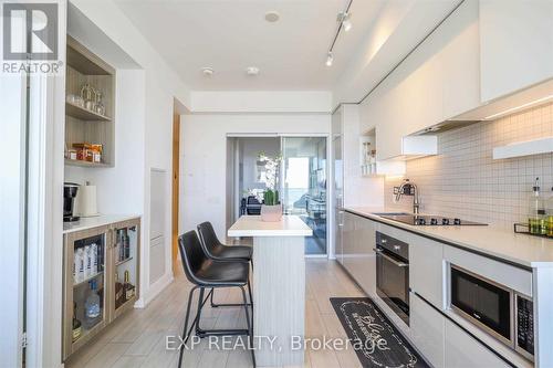 5208 - 5 Buttermill Avenue, Vaughan, ON - Indoor Photo Showing Kitchen With Upgraded Kitchen