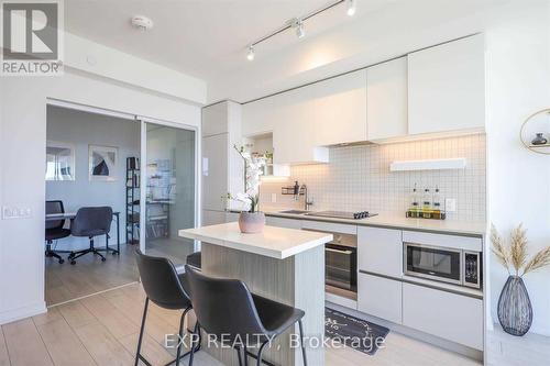 5208 - 5 Buttermill Avenue, Vaughan, ON - Indoor Photo Showing Kitchen With Upgraded Kitchen