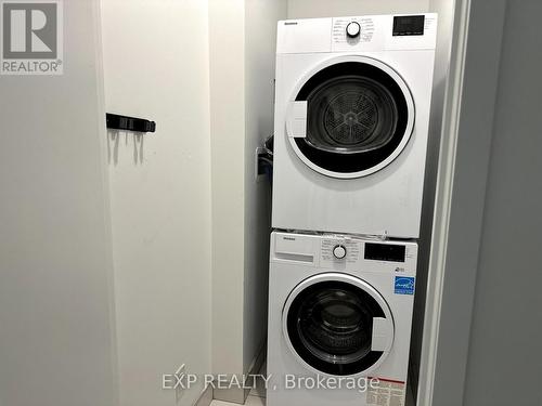 5208 - 5 Buttermill Avenue, Vaughan, ON - Indoor Photo Showing Laundry Room