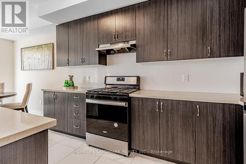 31 Liam Lane, Markham, ON - Indoor Photo Showing Kitchen