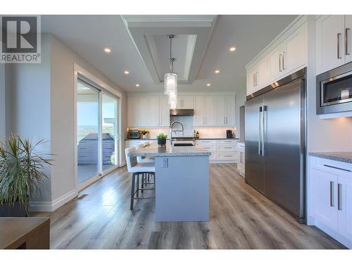 446 Hawk Hill Drive, Kelowna, BC - Indoor Photo Showing Kitchen With Stainless Steel Kitchen