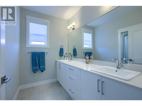 446 Hawk Hill Drive, Kelowna, BC - Indoor Photo Showing Bathroom