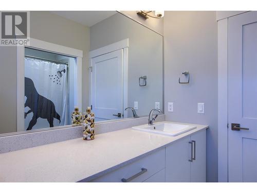 446 Hawk Hill Drive, Kelowna, BC - Indoor Photo Showing Bathroom