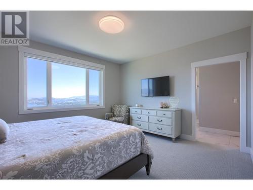 446 Hawk Hill Drive, Kelowna, BC - Indoor Photo Showing Bedroom