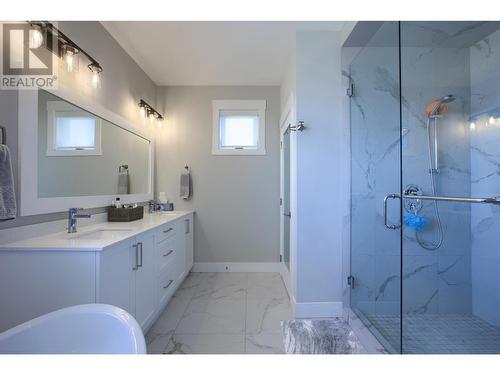 446 Hawk Hill Drive, Kelowna, BC - Indoor Photo Showing Bathroom