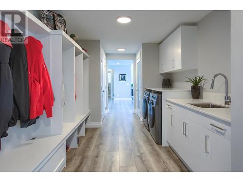 446 Hawk Hill Drive, Kelowna, BC - Indoor Photo Showing Laundry Room