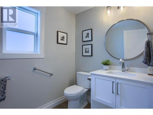 446 Hawk Hill Drive, Kelowna, BC - Indoor Photo Showing Bathroom