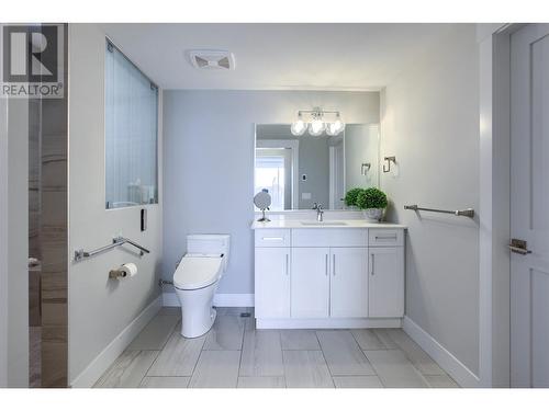 446 Hawk Hill Drive, Kelowna, BC - Indoor Photo Showing Bathroom