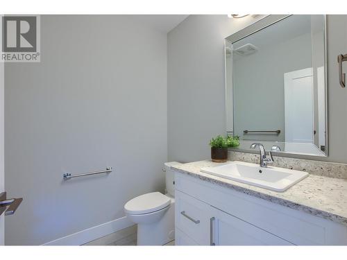 446 Hawk Hill Drive, Kelowna, BC - Indoor Photo Showing Bathroom