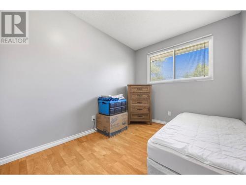 1055 Thompson Road, Kelowna, BC - Indoor Photo Showing Bedroom