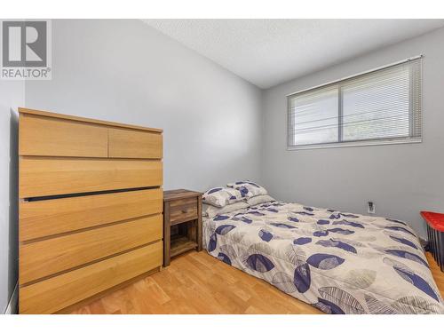 1055 Thompson Road, Kelowna, BC - Indoor Photo Showing Bedroom