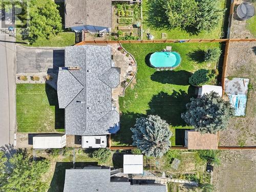 1055 Thompson Road, Kelowna, BC - Outdoor