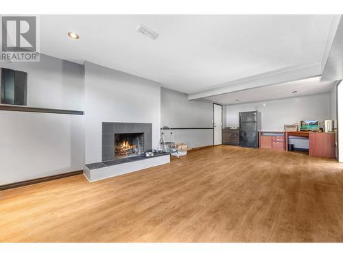 1055 Thompson Road, Kelowna, BC - Indoor With Fireplace