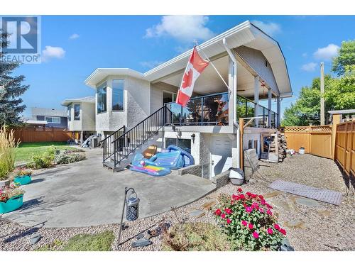 1055 Thompson Road, Kelowna, BC - Outdoor