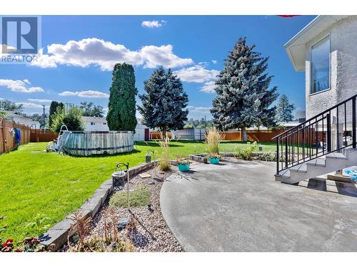 1055 Thompson Road, Kelowna, BC - Outdoor