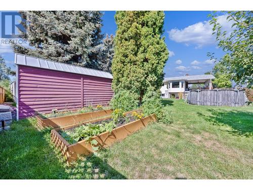 1055 Thompson Road, Kelowna, BC - Outdoor