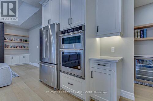 6 Aspen Circle, Thames Centre (Thorndale), ON - Indoor Photo Showing Kitchen