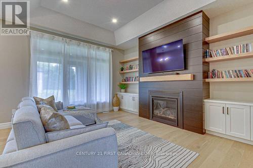 6 Aspen Circle, Thames Centre (Thorndale), ON - Indoor Photo Showing Living Room With Fireplace