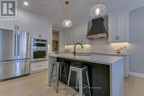 6 Aspen Circle, Thames Centre (Thorndale), ON - Indoor Photo Showing Kitchen With Upgraded Kitchen