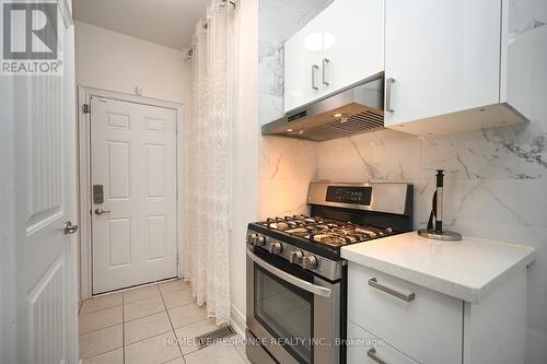 226 Jessie Caverhill Pas, Oakville, ON - Indoor Photo Showing Kitchen