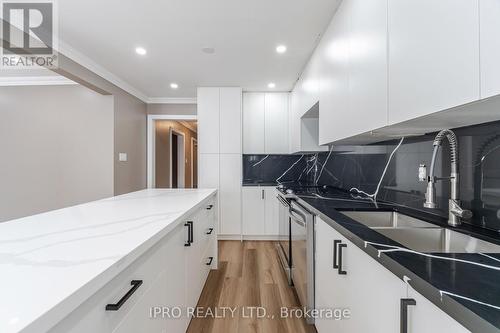 1472 Reeves Gate, Oakville (Glen Abbey), ON - Indoor Photo Showing Kitchen With Double Sink With Upgraded Kitchen