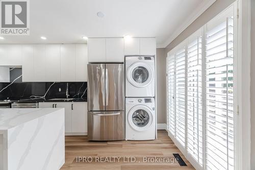 1472 Reeves Gate, Oakville (Glen Abbey), ON - Indoor Photo Showing Laundry Room