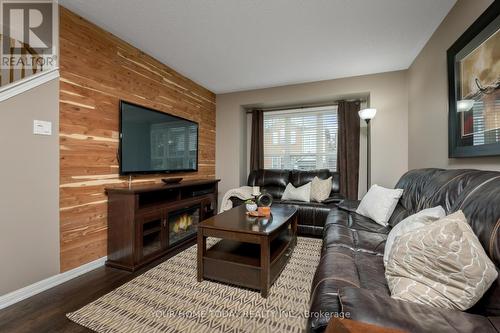 79 Seed House Lane, Halton Hills, ON - Indoor Photo Showing Living Room