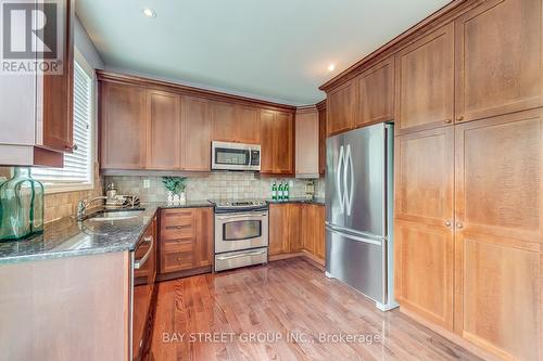 648 Hood Terrace, Milton (Coates), ON - Indoor Photo Showing Kitchen With Stainless Steel Kitchen