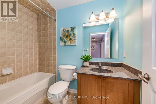 648 Hood Terrace, Milton (Coates), ON - Indoor Photo Showing Bathroom