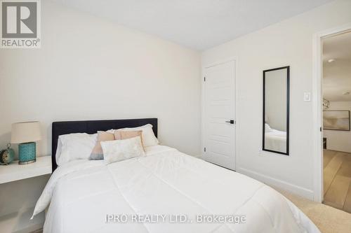 29 Bensley Lane, Hamilton (Mountview), ON - Indoor Photo Showing Bedroom