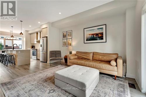 6 Munay Lane, Hamilton (Ancaster), ON - Indoor Photo Showing Living Room