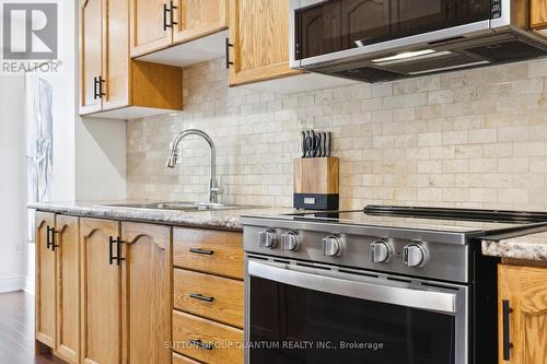 11 - 78 Pirie Drive, Hamilton, ON - Indoor Photo Showing Kitchen With Double Sink