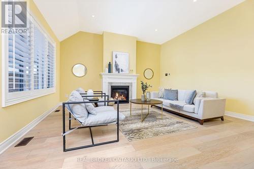 396 Four Mile Creek Road, Niagara-On-The-Lake, ON - Indoor Photo Showing Living Room With Fireplace