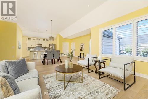 396 Four Mile Creek Road, Niagara-On-The-Lake, ON - Indoor Photo Showing Living Room