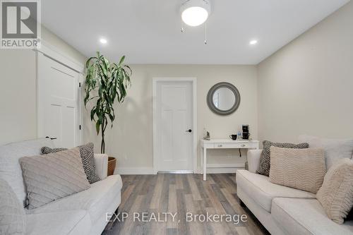 8037 Springwater Road, Aylmer, ON - Indoor Photo Showing Living Room