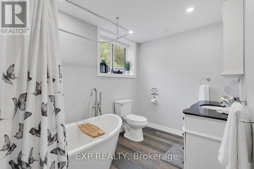 8037 Springwater Road, Aylmer (Ay), ON - Indoor Photo Showing Bathroom