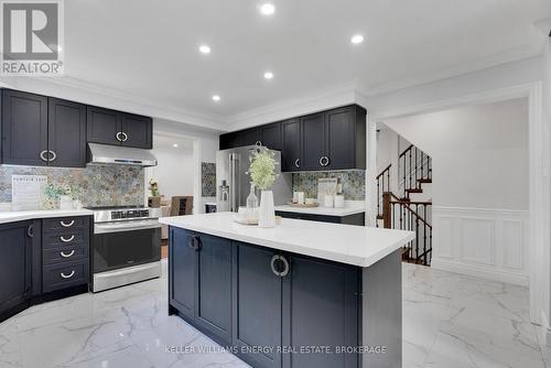 5 Nurse Court, Whitby (Rolling Acres), ON - Indoor Photo Showing Kitchen With Upgraded Kitchen